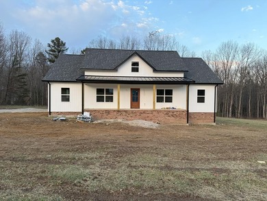 (private lake, pond, creek) Home For Sale in Jamestown Tennessee