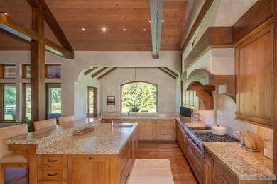 Exquisite .88 acre estate situated in the prestigious Northwoods - photo 12