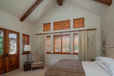 Exquisite .88 acre estate situated in the prestigious Northwoods - photo 16