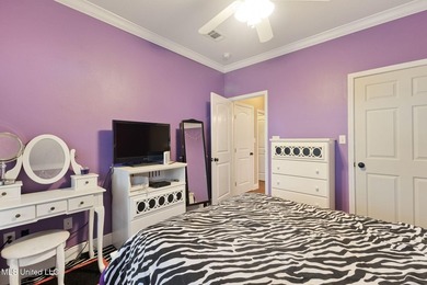 Charming 3-bedroom, 2-bath home situated on a spacious 0.82-acre - photo 19