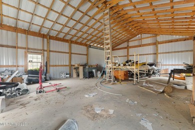 Charming 3-bedroom, 2-bath home situated on a spacious 0.82-acre - photo 27