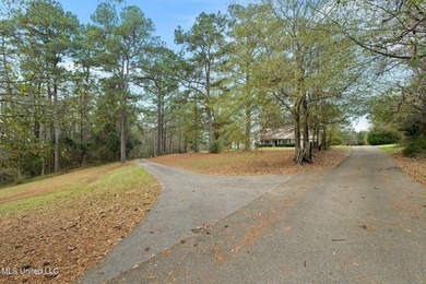 Charming 3-bedroom, 2-bath home situated on a spacious 0.82-acre - photo 29
