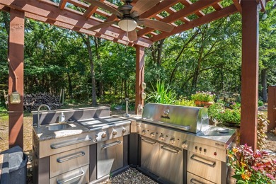 BUYERS CONTINGENCY FELL THROUGH! Welcome to a one of a kind - photo 32