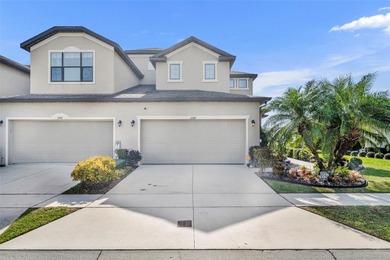 (private lake, pond, coastal) Townhome/Townhouse For Sale in ST Cloud Florida