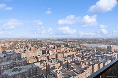 Experience luxury living in this rarely available 23rd-floor *E* - photo 16