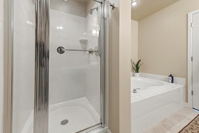 Commanding views of the city and lake from this 17th floor unit - photo 18