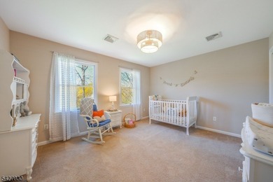 EXPANSIVE 5-BED/3-BATH COLONIAL WITH INCREDIBLE SPACE & PRIVACY! - photo 30