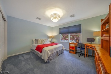 EXPANSIVE 5-BED/3-BATH COLONIAL WITH INCREDIBLE SPACE & PRIVACY! - photo 31