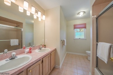 EXPANSIVE 5-BED/3-BATH COLONIAL WITH INCREDIBLE SPACE & PRIVACY! - photo 32