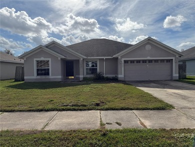 (private lake, pond, coastal) Home Sale Pending in ST Cloud Florida