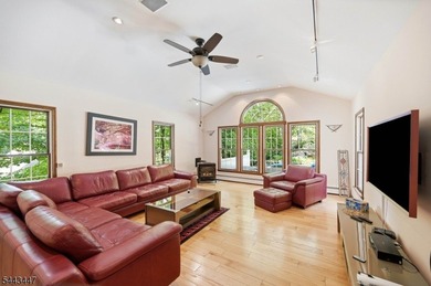 Welcome to this custom built center hall colonial located in the - photo 10