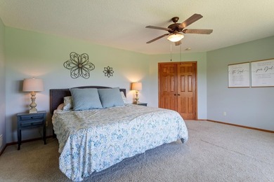 Welcome to your own private retreat in the highly sought-after - photo 16