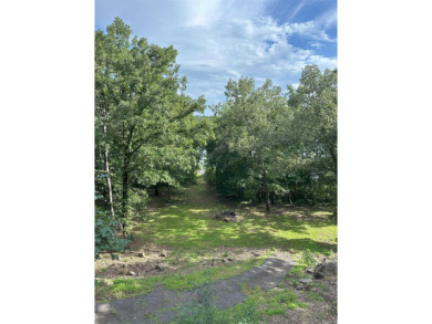 This 2 bdrm/2 bath cozy cottage on the shore of Greers Ferry - photo 17