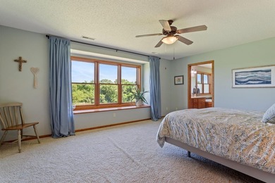 Welcome to your own private retreat in the highly sought-after - photo 17