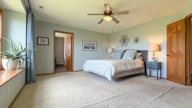 Welcome to your own private retreat in the highly sought-after - photo 18