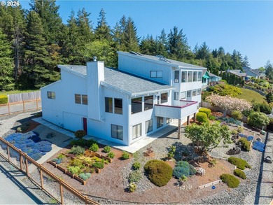 One of those houses you dream about. Stellar bay and ocean views - photo 2