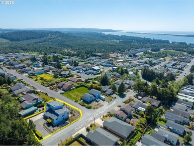 One of those houses you dream about. Stellar bay and ocean views - photo 4