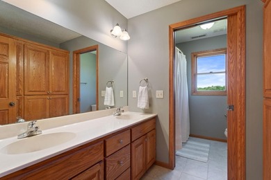 Welcome to your own private retreat in the highly sought-after - photo 26