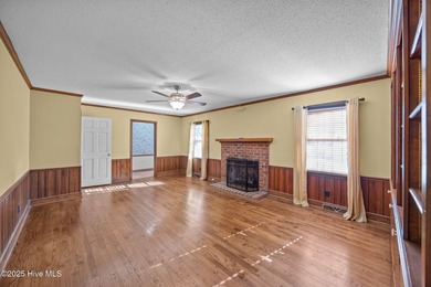 Charming brick ranch located minutes away from the KCC!! This
