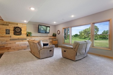 Welcome to your own private retreat in the highly sought-after - photo 30