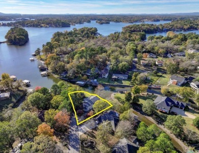 Lake Hamilton Home For Sale in Hot Springs Arkansas