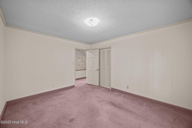 Charming brick ranch located minutes away from the KCC!! This