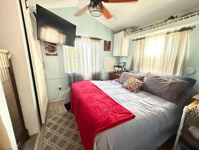 Charming 2 bedroom, 1 bath manufactured home located in the - photo 5