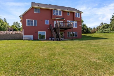 Welcome to your own private retreat in the highly sought-after - photo 36