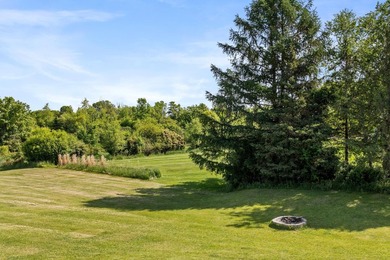 Welcome to your own private retreat in the highly sought-after - photo 39