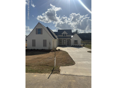 Lake Caroline Home For Sale in Madison Mississippi