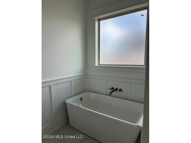 Stunning New Construction Farmhouse on Lake Katherine - Lake - photo 9