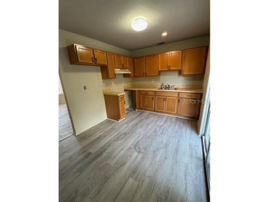 Don't wait to purchase this starter home or downsize in Sarasota - photo 3