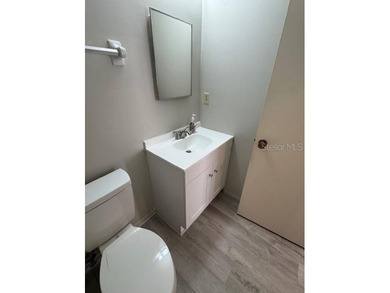 Don't wait to purchase this starter home or downsize in Sarasota - photo 8