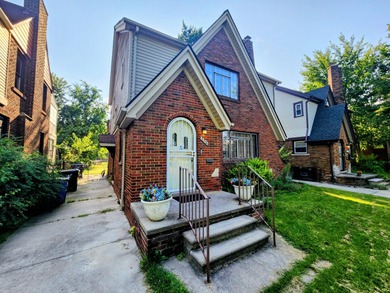 Lake Saint Clair Home Sale Pending in Detroit Michigan