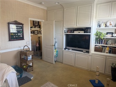 Bring your family home to this versatile and spacious coastal - photo 7