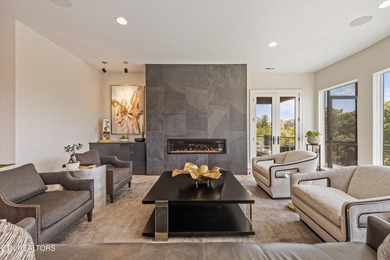 Welcome to 317 Admiral Court in Lenoir City, where modern - photo 7