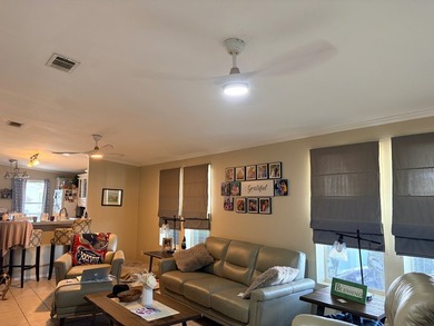Spacious 3 bedroom, 2 bathroom manufactured home in a 55+ golf - photo 8