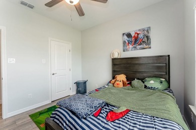 19 Valdarama is an exquisite 3 bedroom, 2 bath Golf Villa in the - photo 20