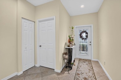 3 Bedroom 2 1/2 bath single family home. Vaulted ceilings - photo 5
