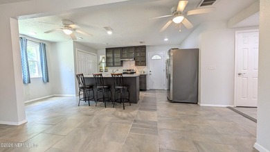 PRISTINE MURRAY HILL Bungalow, FULLY PAID SOLAR PANELS! LOW - photo 3
