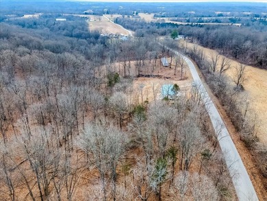 Beautiful, wooded property with mature trees and abundant - photo 11