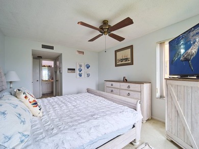 Charming 1BR/1.5BA condo overlooking the golf course in the - photo 11