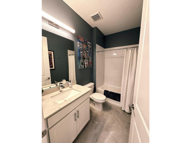 Welcome to this beautifully maintained two-story waterfront home - photo 18