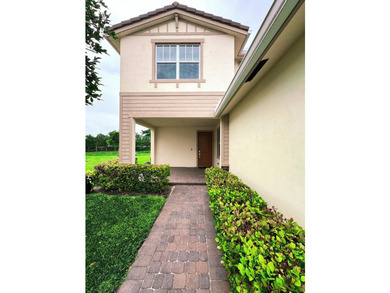 Welcome to this beautifully maintained two-story waterfront home - photo 29