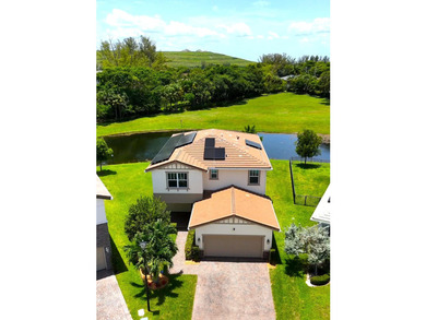 Welcome to this beautifully maintained two-story waterfront home - photo 30