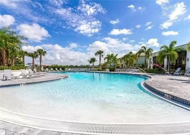 Welcome to this beautifully maintained two-story waterfront home - photo 33