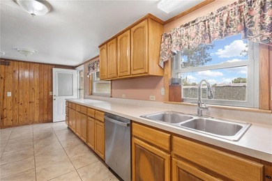 Under contract-accepting backup offers. Virtually Staged. *** - photo 8