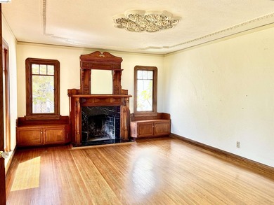 The Ultimate Luxury Canvas: Panoramic Bay Views & Timeless - photo 8
