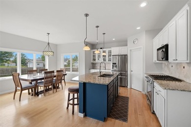 This expansive brick front ranch home exudes curb appeal! - photo 11