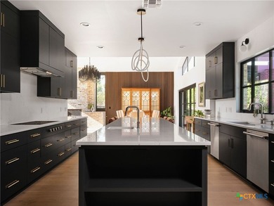 A residence of rare privilege, a fully reimagined modern estate - photo 16